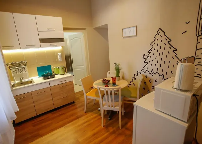 Urania Apartmanhaz Έγκερ