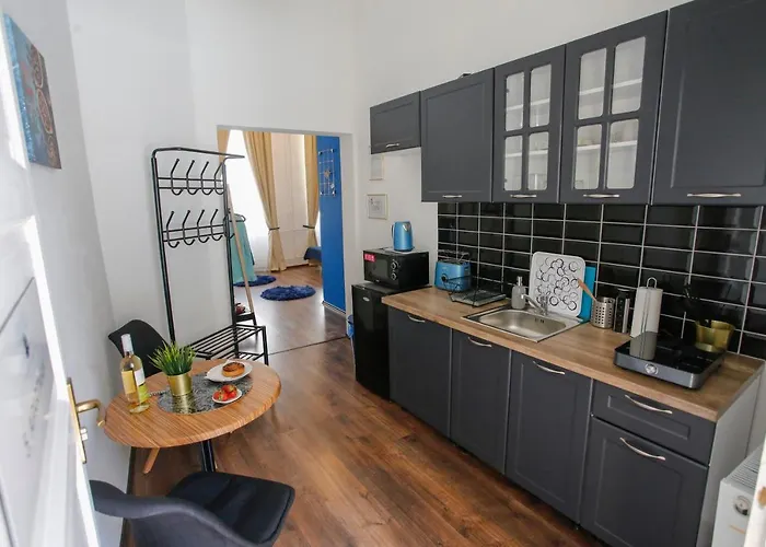Urania Apartmanhaz Έγκερ