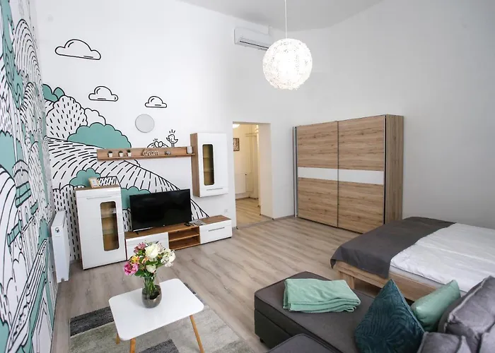 Urania Apartmanhaz Έγκερ