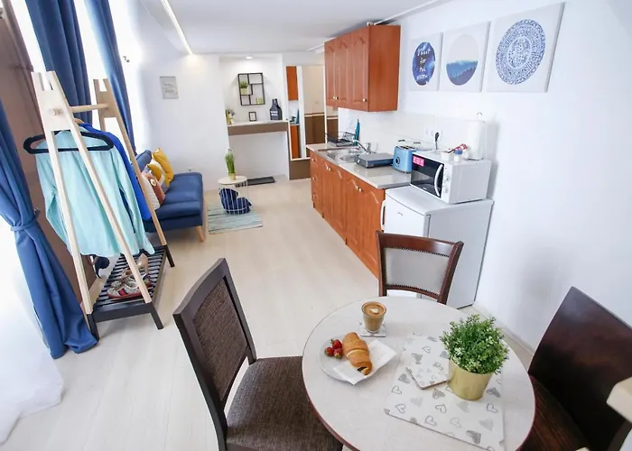 Urania Apartmanhaz Ξενοδοχείο με διαμερίσματα Έγκερ