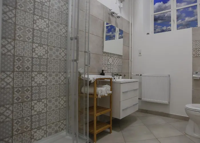 Urania Apartmanhaz Έγκερ