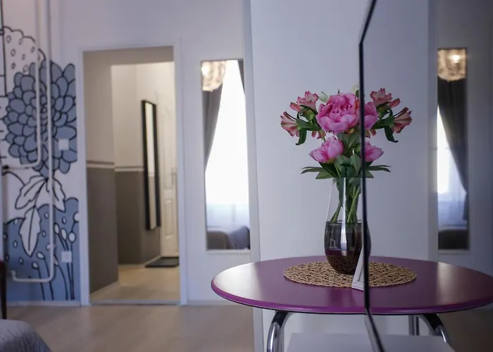 Ξενοδοχείο με διαμερίσματα Urania Apartmanhaz Έγκερ
