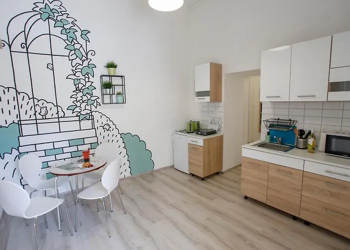 Ξενοδοχείο με διαμερίσματα Urania Apartmanhaz