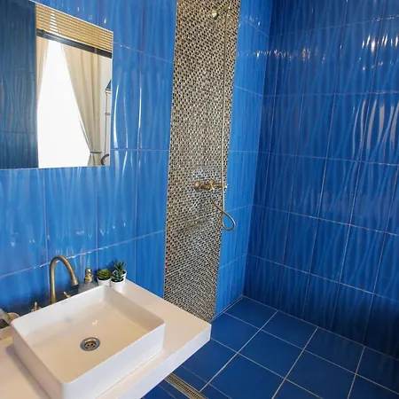 Urania Apartmanhaz מלון דירות 4*