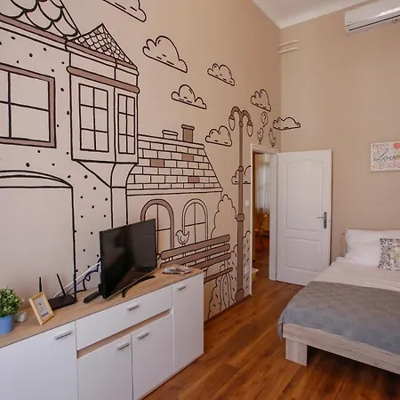 Urania Apartmanhaz מלון דירות 4*