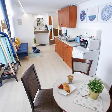 Urania Apartmanhaz Lägenhetshotell Eger