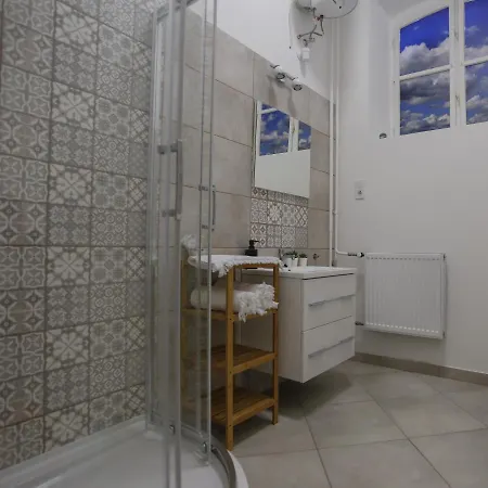 Urania Apartmanhaz Эгер