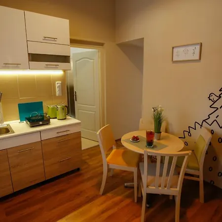 Lägenhetshotell Urania Apartmanhaz Eger