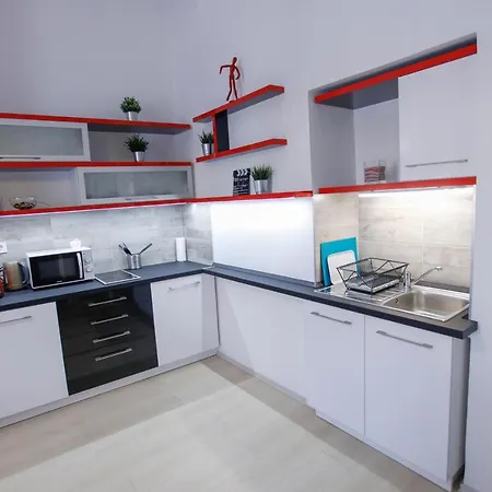 Urania Apartmanhaz Lägenhetshotell Eger