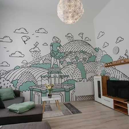 Urania Apartmanhaz מלון דירות 4*