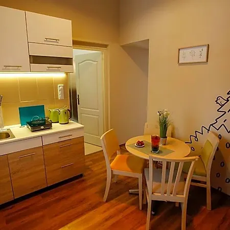 Urania Apartmanhaz Aparthotel 4*